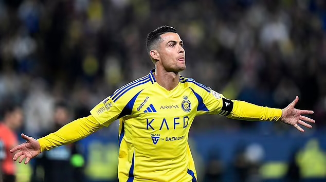 Cristiano Ronaldo inscrit un but historique juste après avoir fêté ses 40 ans