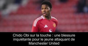 Chido Obi sur la touche : une blessure inquiétante pour le jeune attaquant de Manchester United