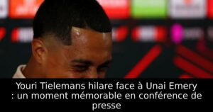 Youri Tielemans hilare face à Unai Emery : un moment mémorable en conférence de presse