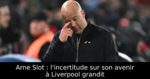 Arne Slot : l&rsquo;incertitude sur son avenir à Liverpool grandit