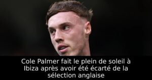 Cole Palmer fait le plein de soleil à Ibiza après avoir été écarté de la sélection anglaise