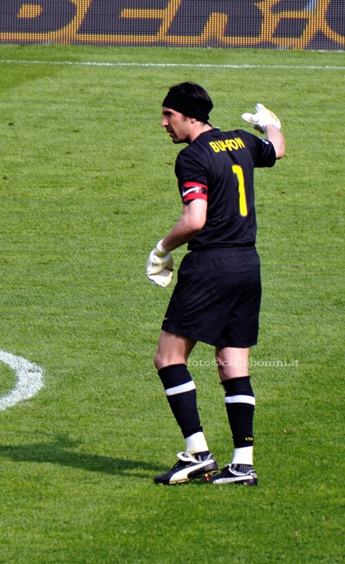 Gianluigi Buffon lors de Juventus–Chievo en avril 2009