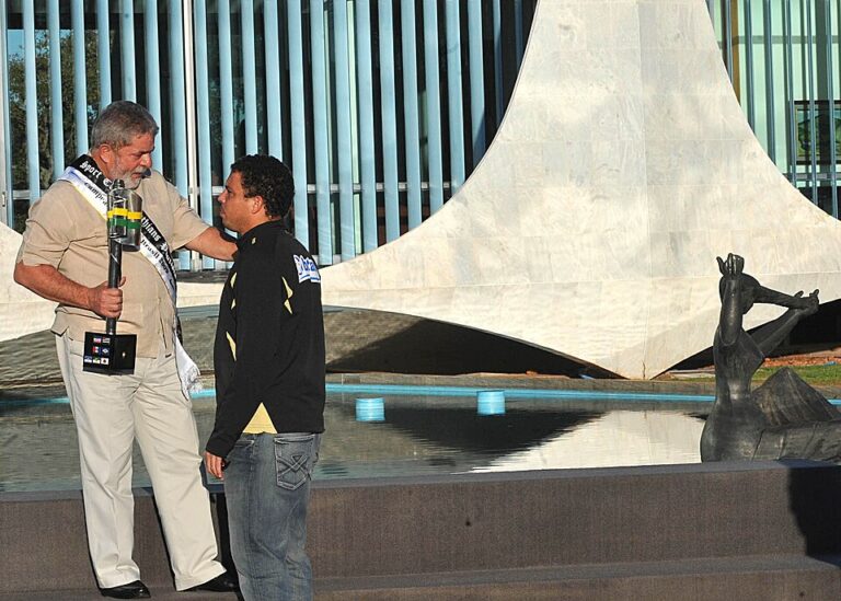 Ronaldo Nazário rencontre Lula en juillet 2009